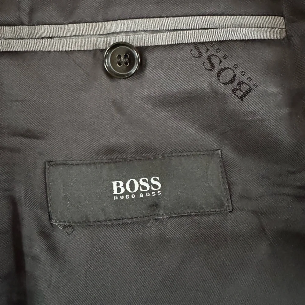 Boss Hugo Boss Plaid Men's Sport coat wool sz 46 R pristine cond price firm!