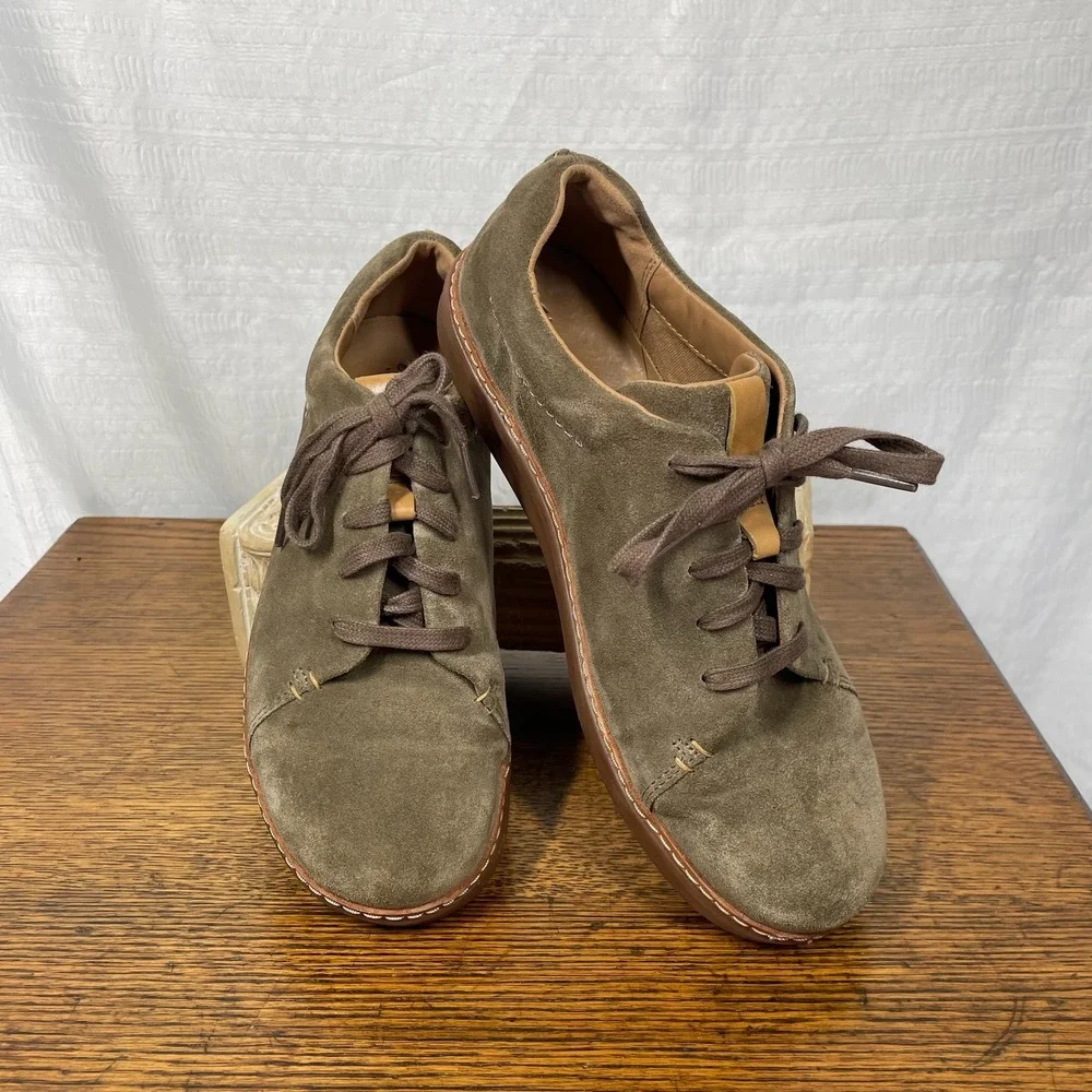 Clarks Artisan Olive Green Suede Lace Up Oxfords Shoes Womens 9W 26128031 *READ