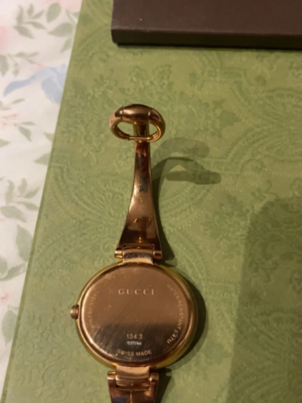 Gucci sleek bangle
