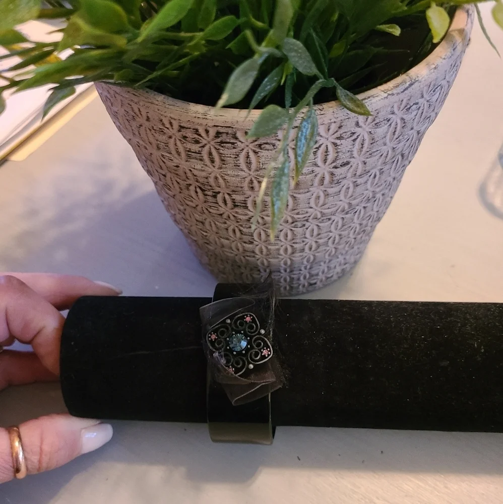 Unlisted black stones