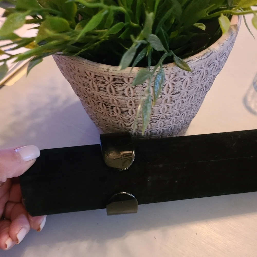 Unlisted black stones