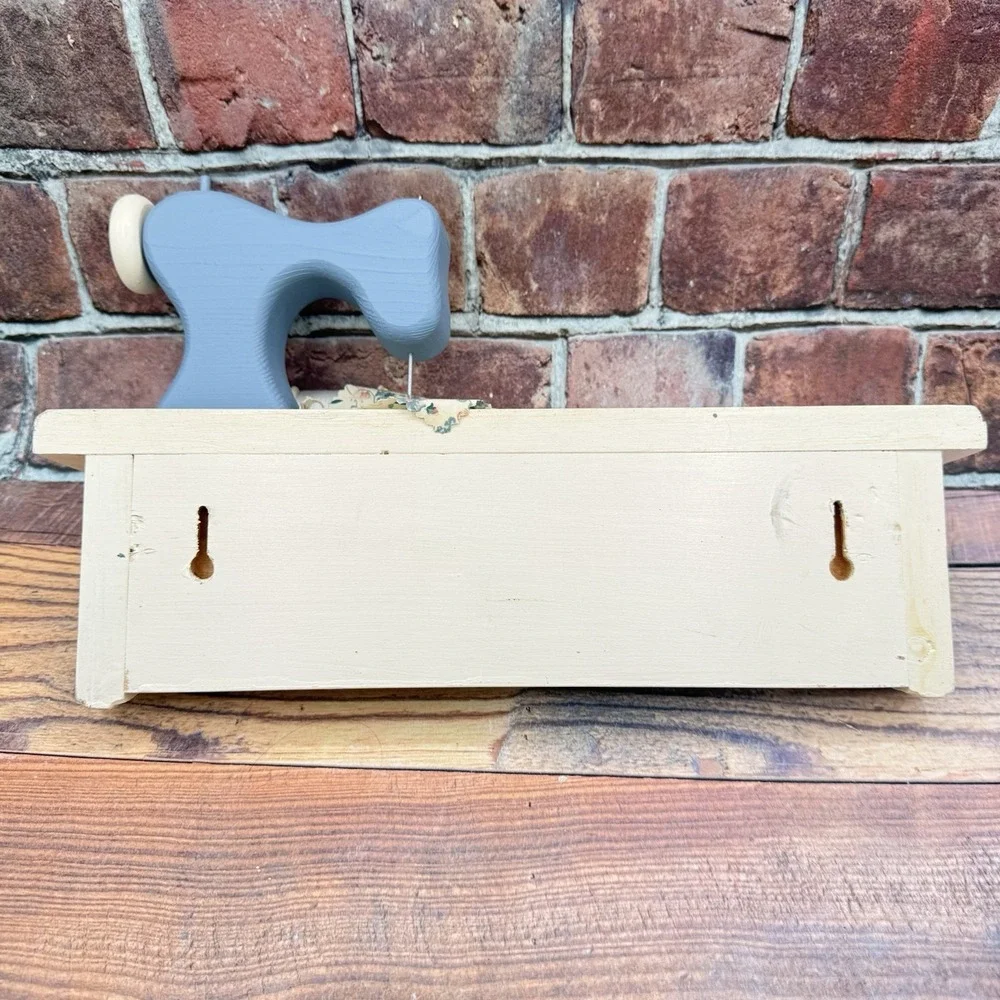 The Unbranded Brand vintage wooden