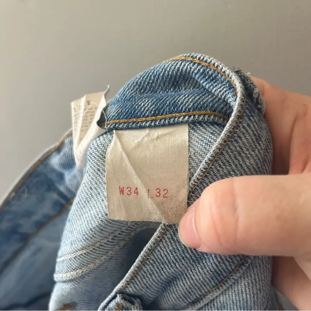 Vintage 80s 90s Levi’s White Tab Relaxed Fit Jeans Acid Wash Tapered Leg Size 34