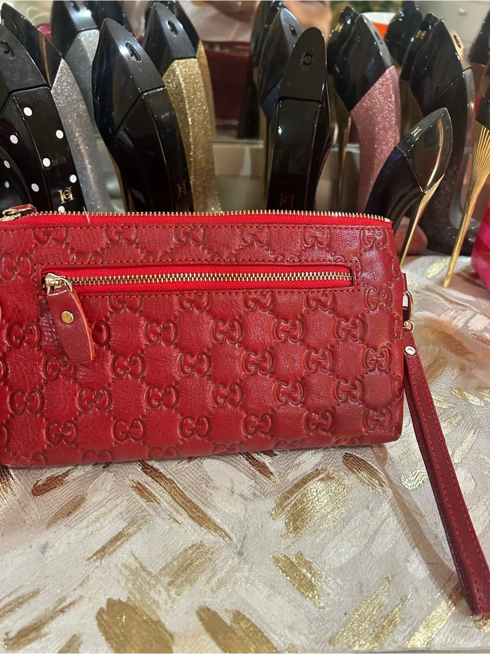 N/A gg wristlet
