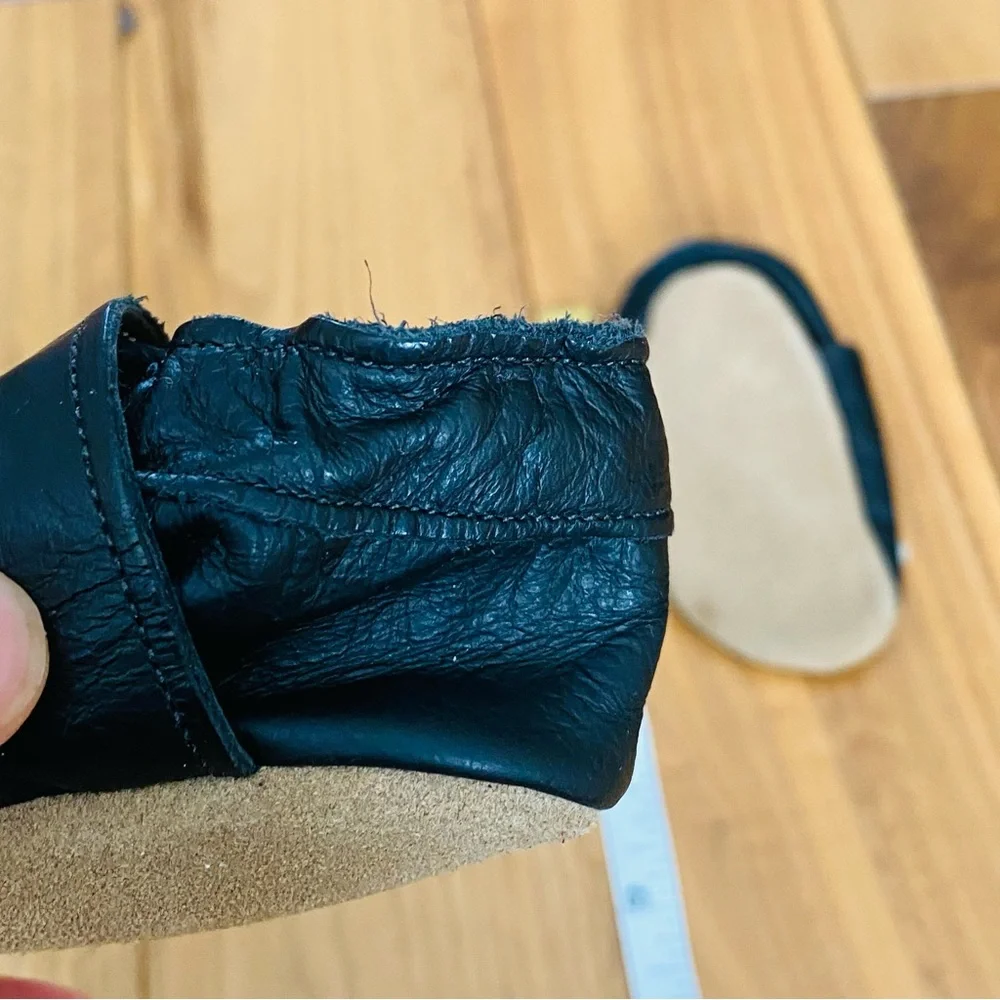 N/A leather crib