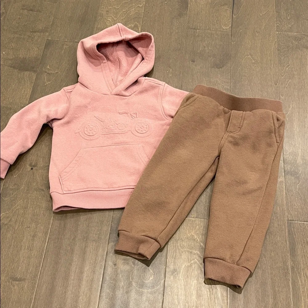 2T Boy Fleece Hoodie and Joggers Set