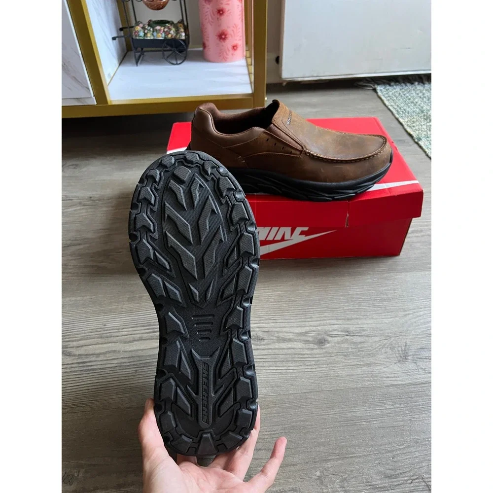 Skechers size 10