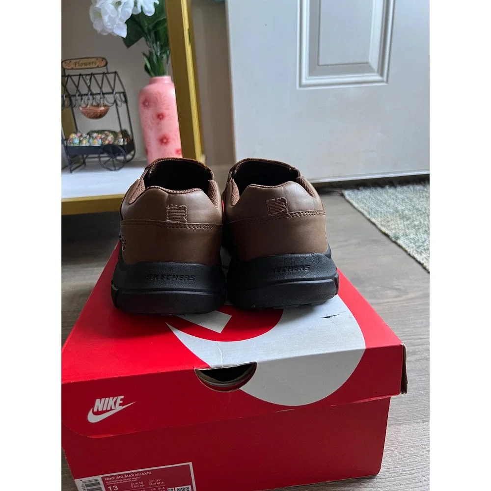 Skechers size 10