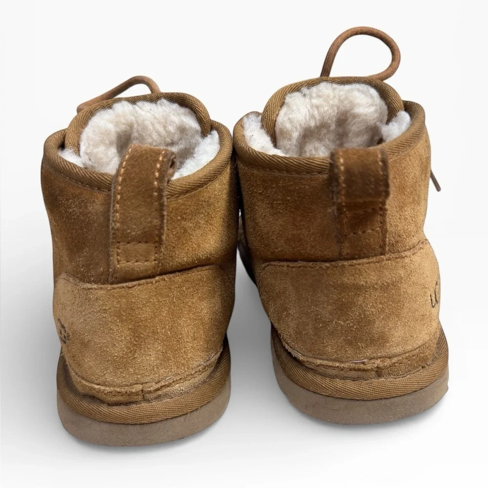 UGG neumel suede