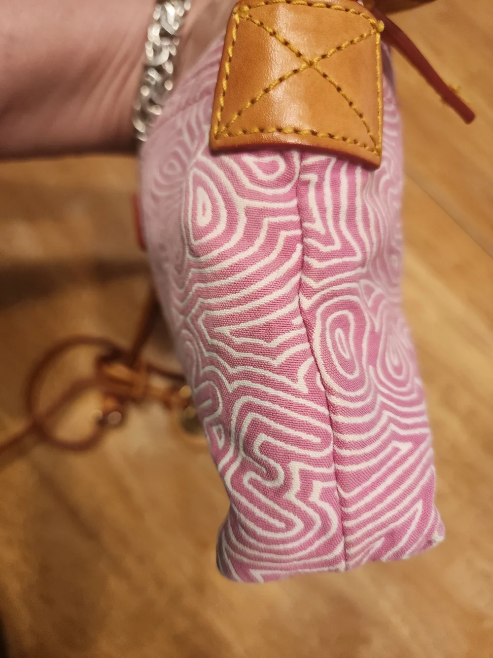 Dooney & Bourke compact dooney