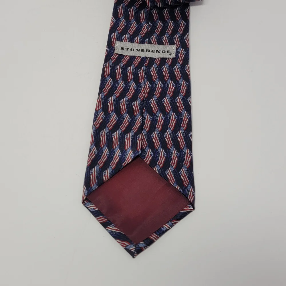 💚 Stonehenge Mens Necktie Tie American Flag Covered Red White‎ Blue Silk 61