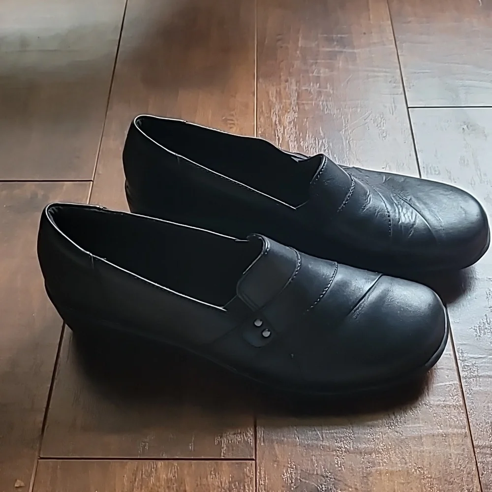 Clarks may marigold