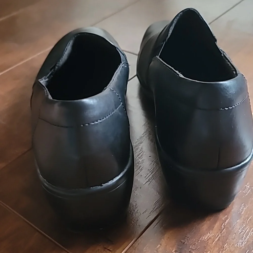 Clarks may marigold