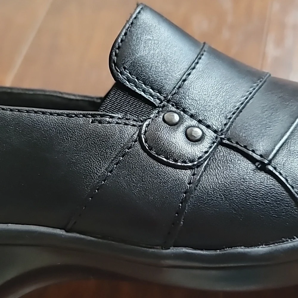 Clarks may marigold