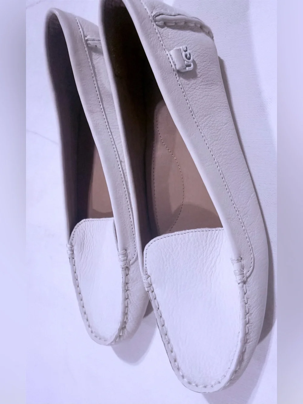 UGG classic white