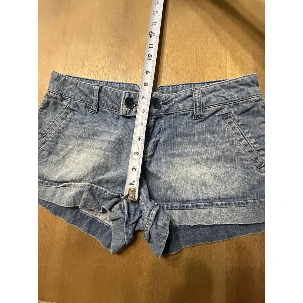 American Eagle Outfitters measurements photos