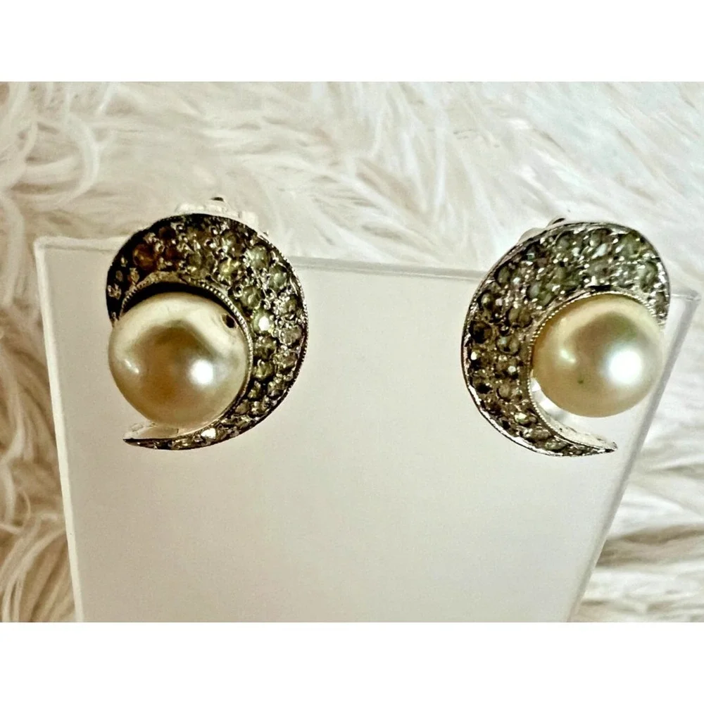 Vintage Jomaz Pearl Rhinestone Crescent Clip Earrings 1940s‎ 1950s Signed Halo