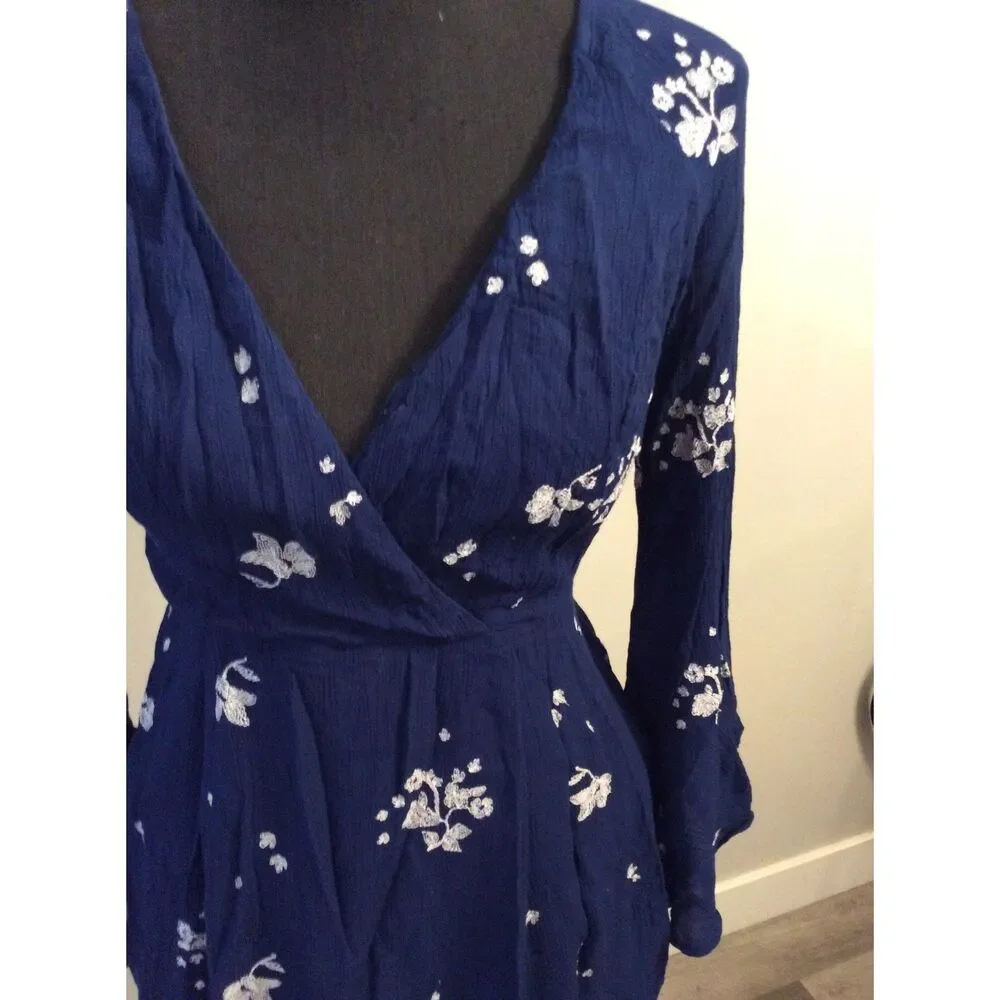 Free People Navy Blue embroidered V Neck Ruffled Dress Long Sleeve Size 4 boho