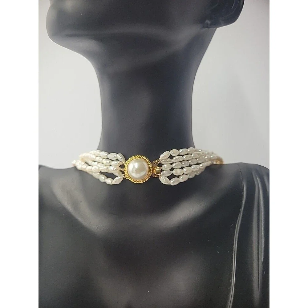 N/A can elegance necklace