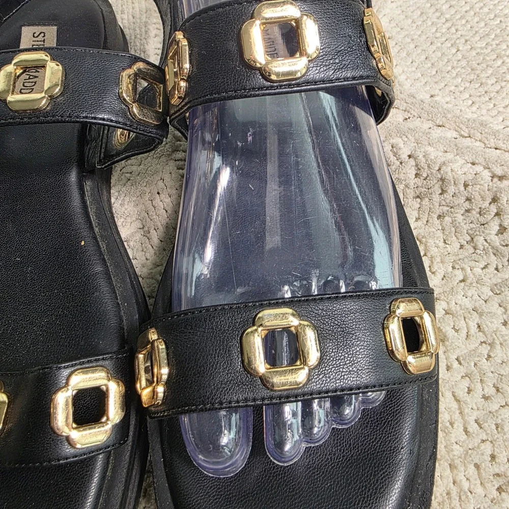 Steve Madden model per