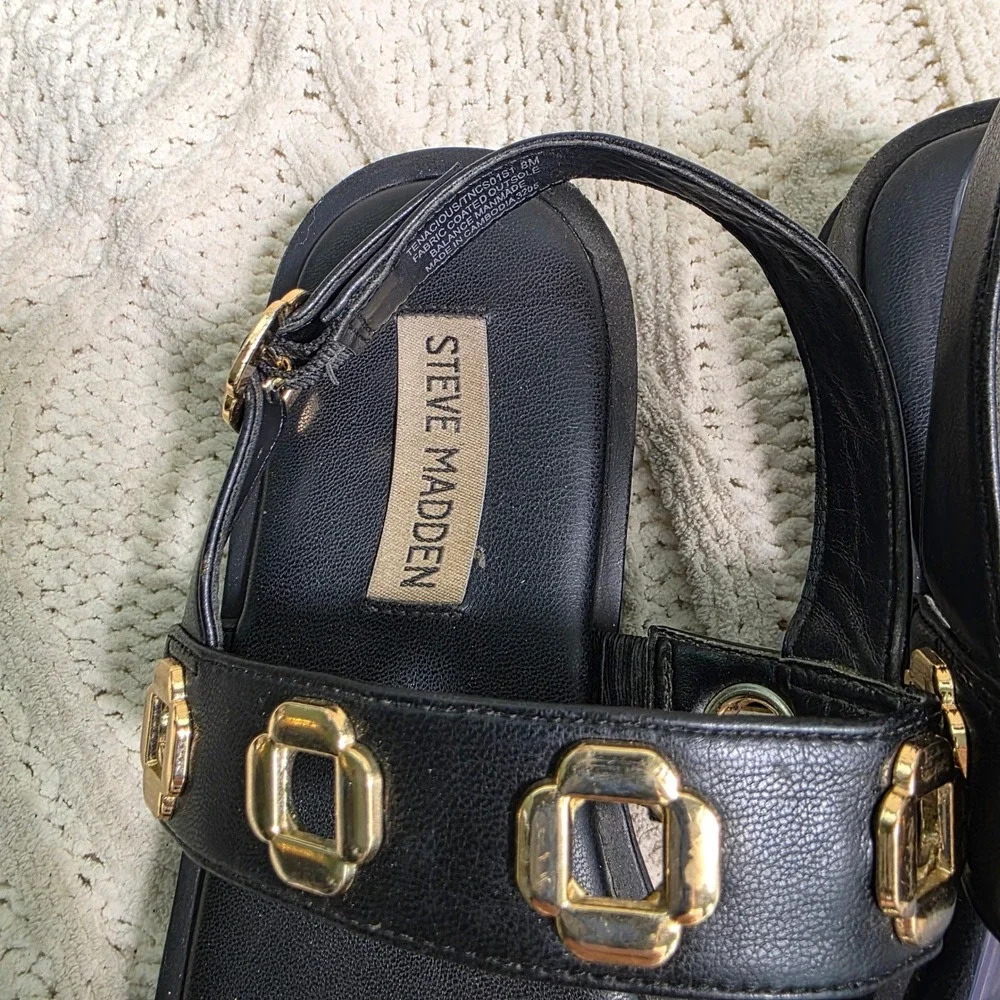 Steve Madden links summer strap