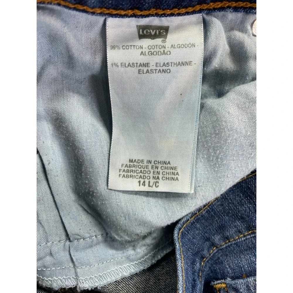 Levis please be