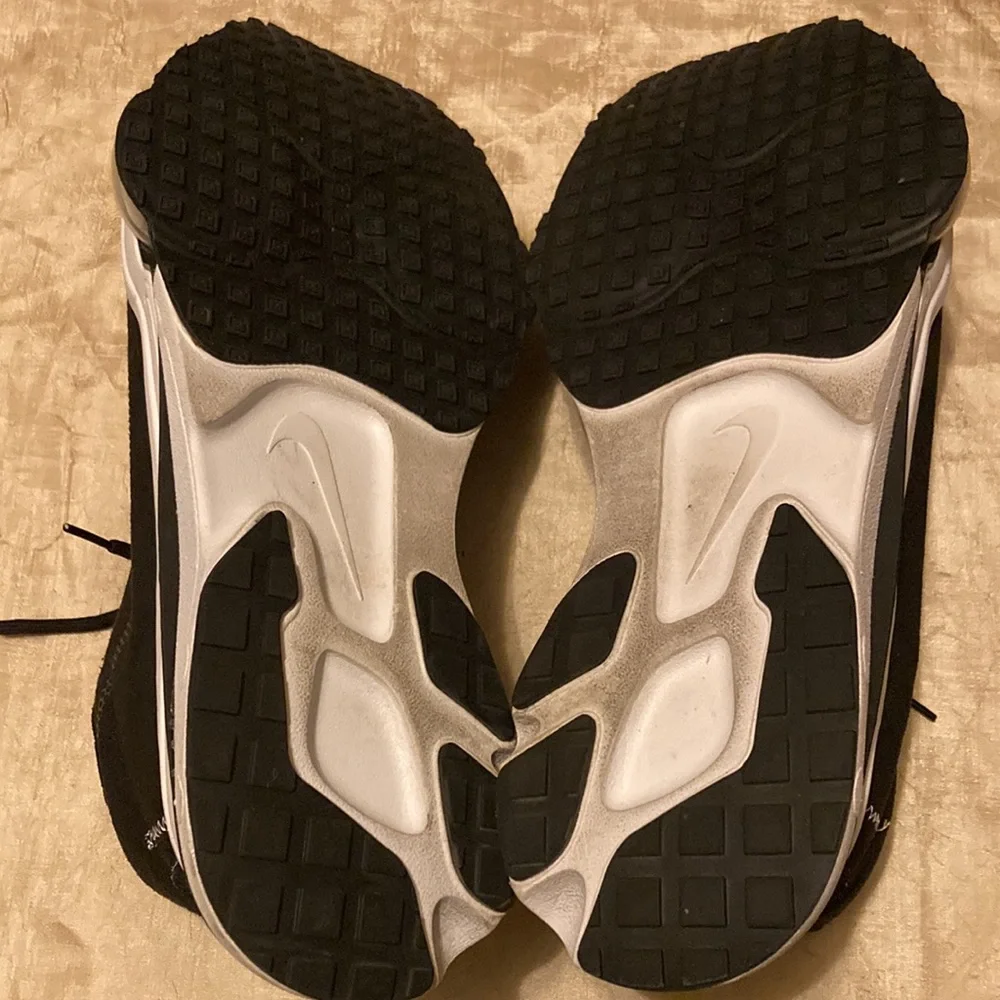 Nike excellent black
