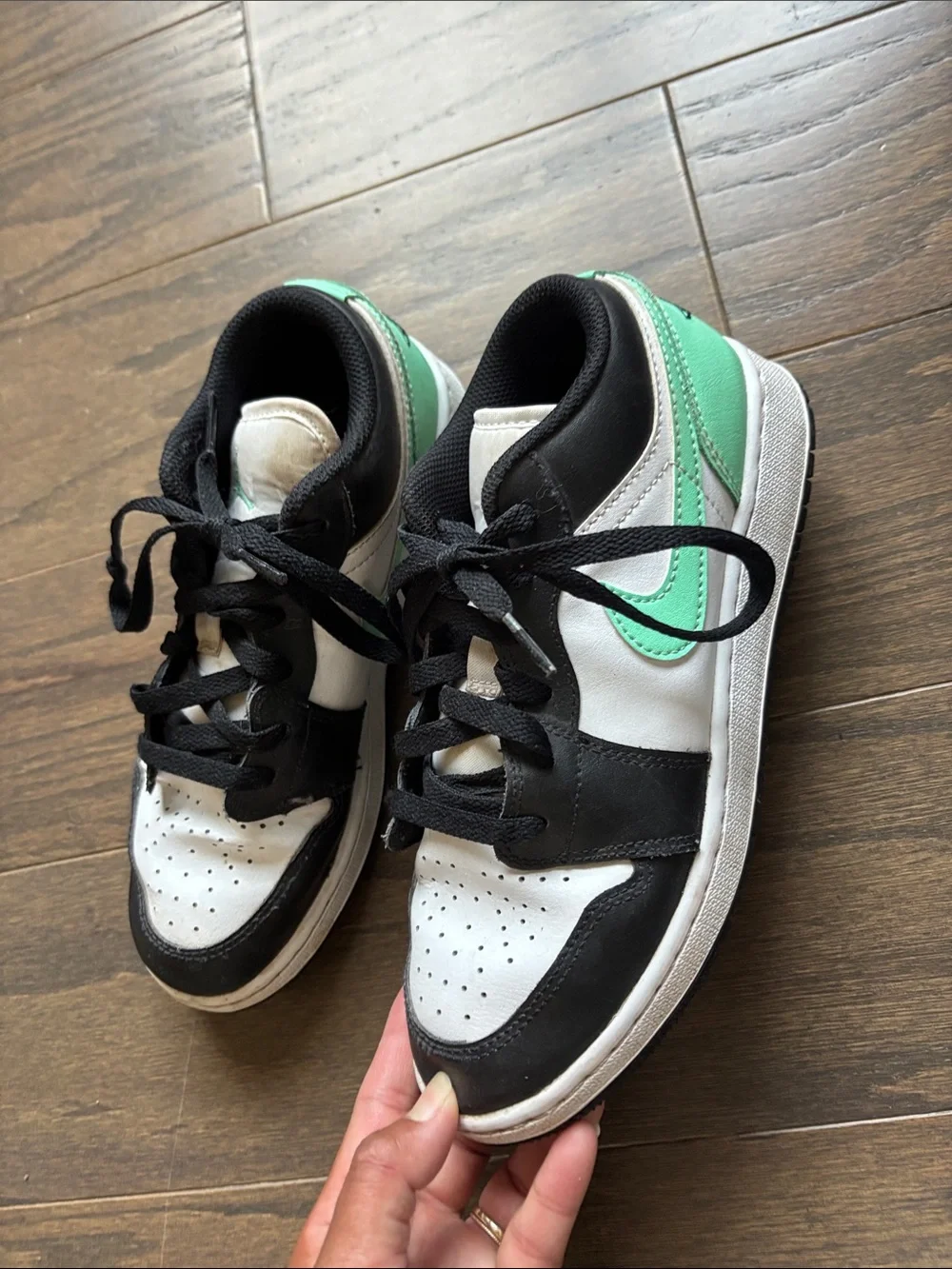 Jordan 1 big kid 5 Kids Athletic Sneakers