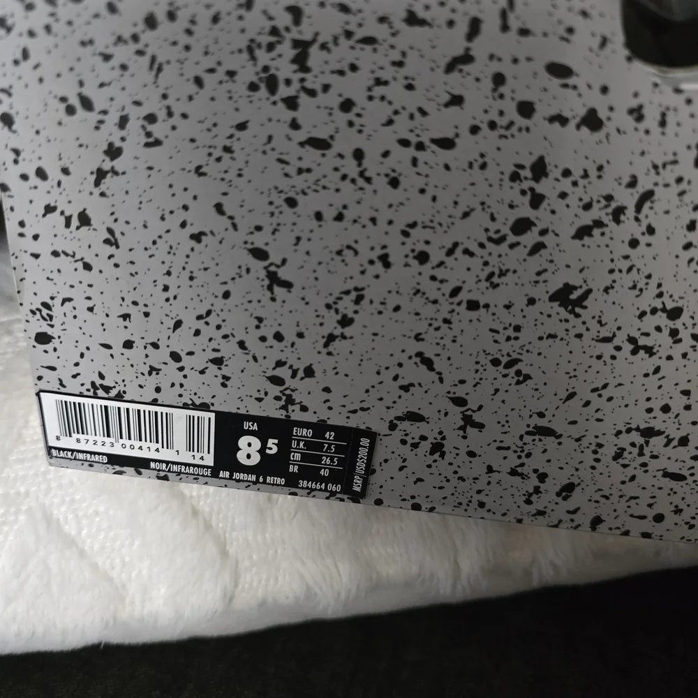 Jordan distinctive speckled