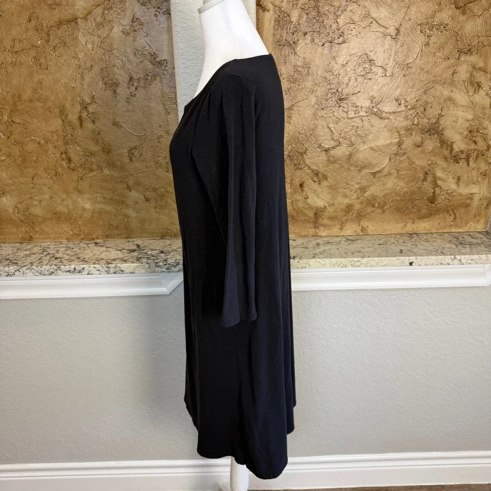 Garnet Hill neck sleeve minimalist
