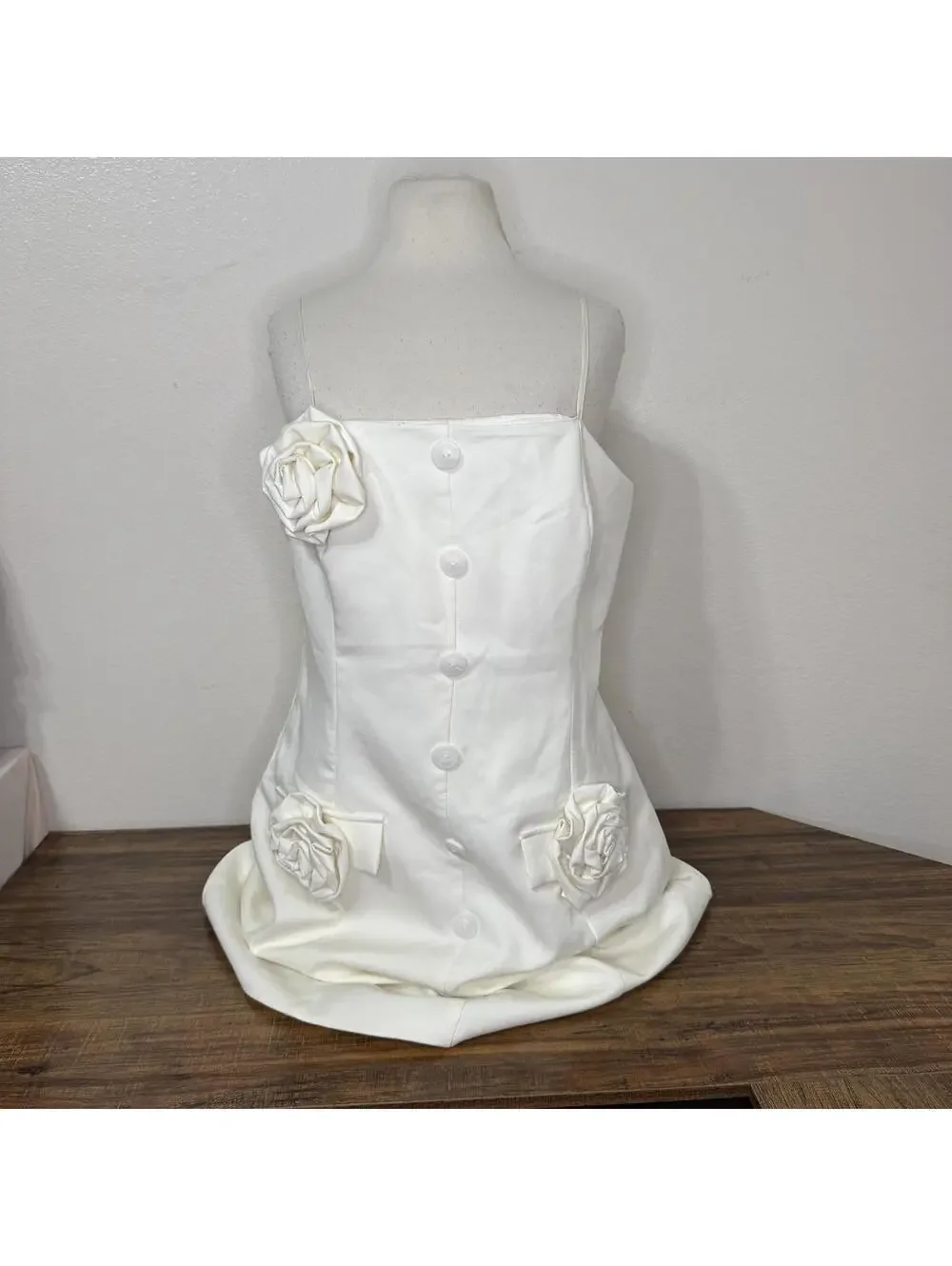 Women's White Floral Applique Mini Dress Size Large
