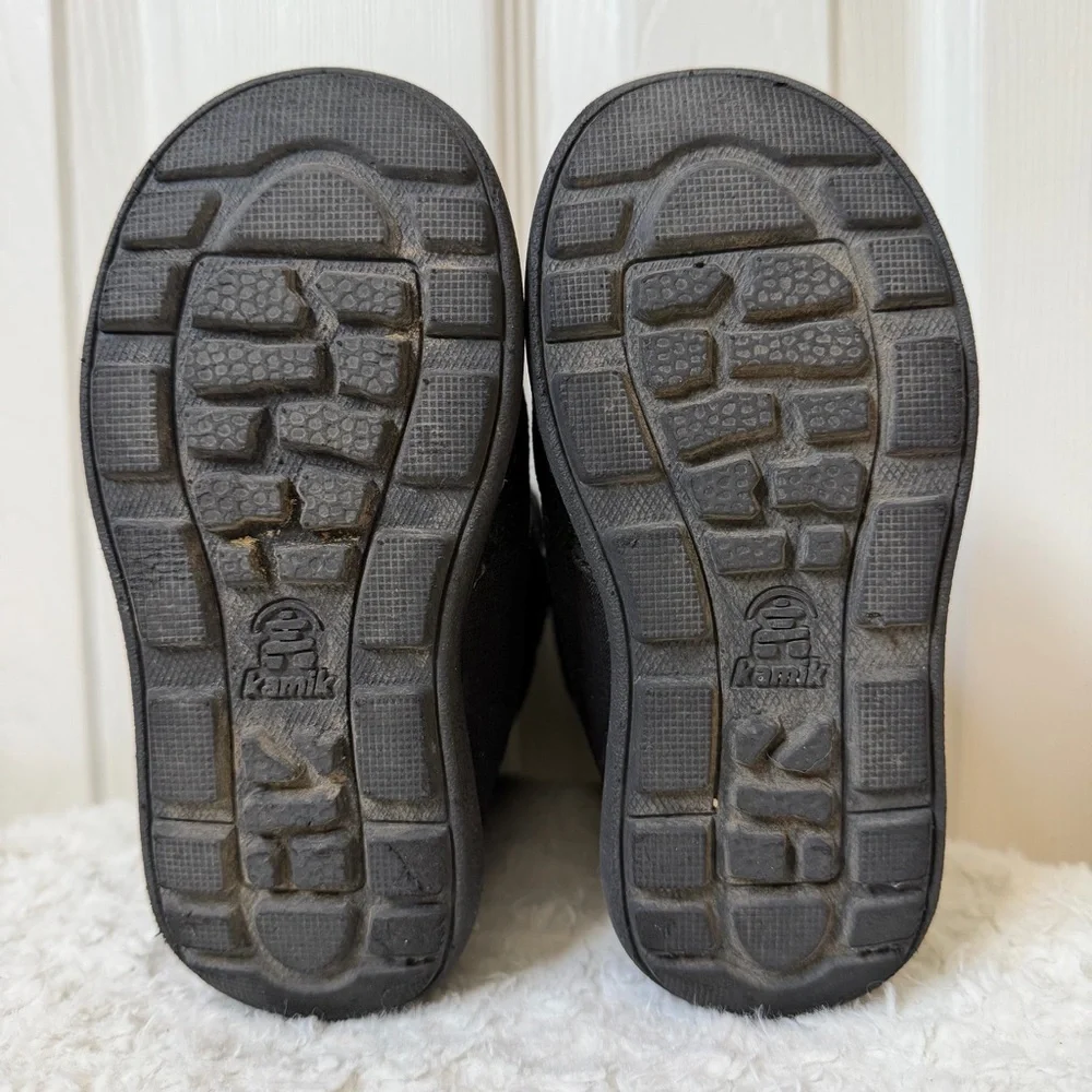 Aritzia kamik durable
