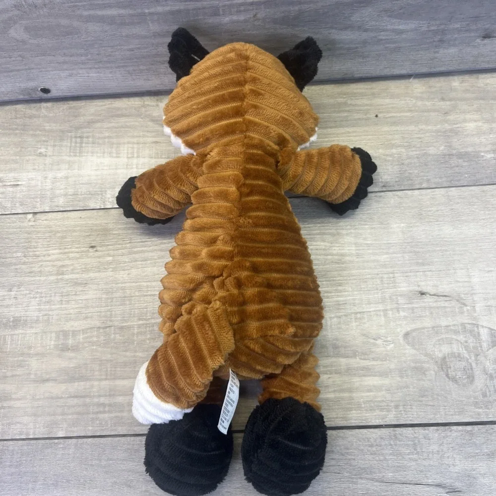 GANZ ribbles fox