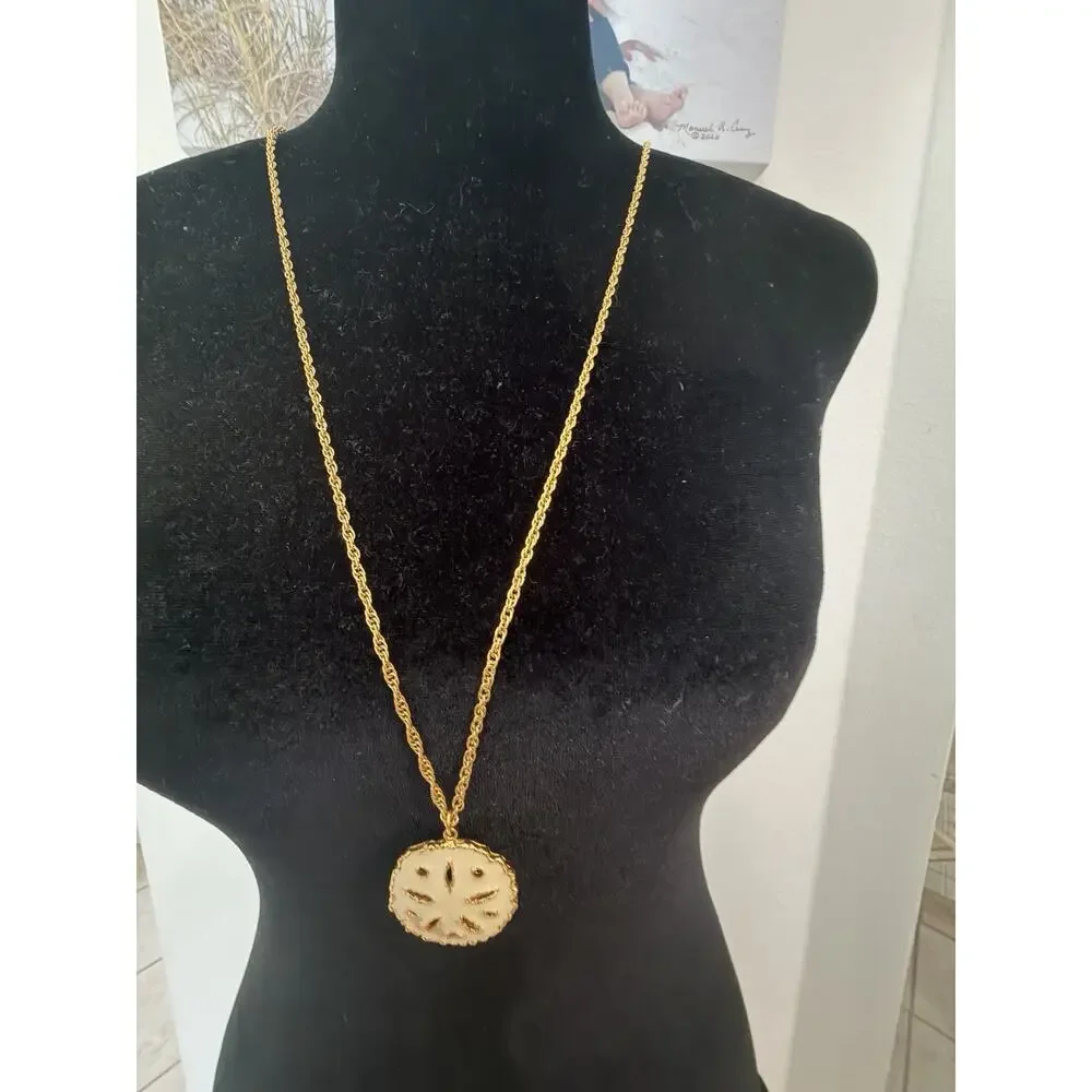Unbranded vintage gold
