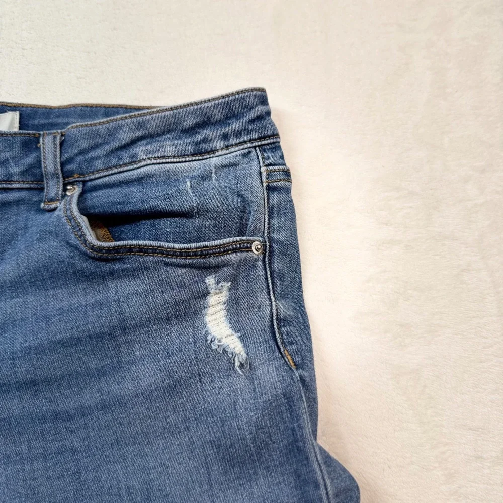 H&M embrace laid