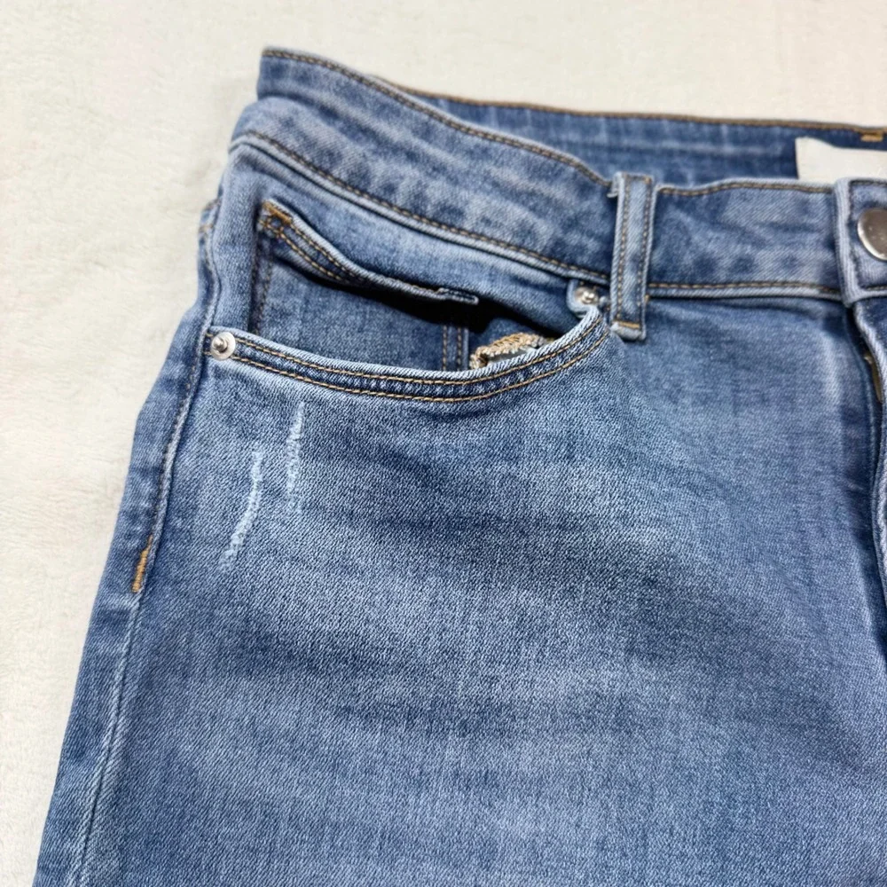H&M embrace laid