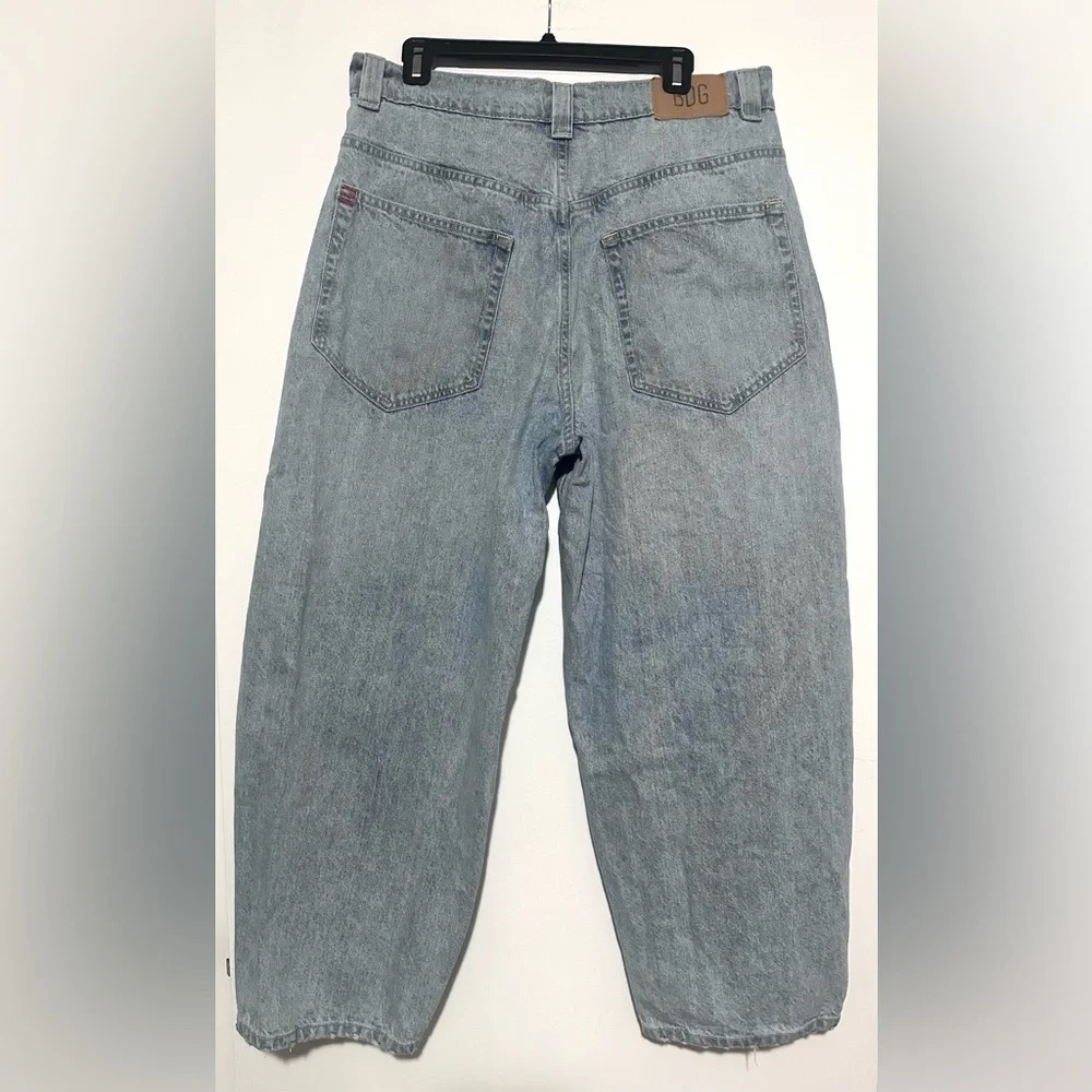 Urban Outfitters BDG Rih Extreme Barrel Mid-Rise Jean 31