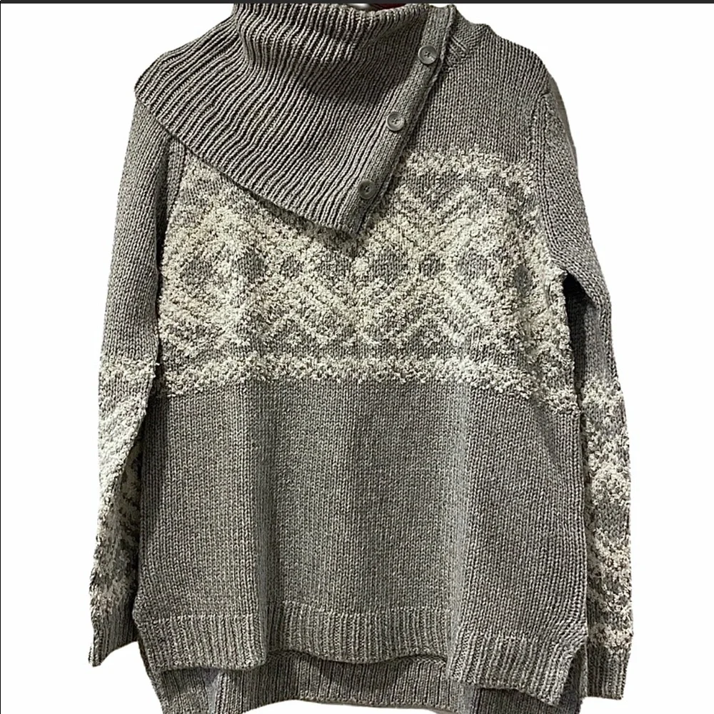 (Size S, L, XL) Gray/Cream Knit Sweater