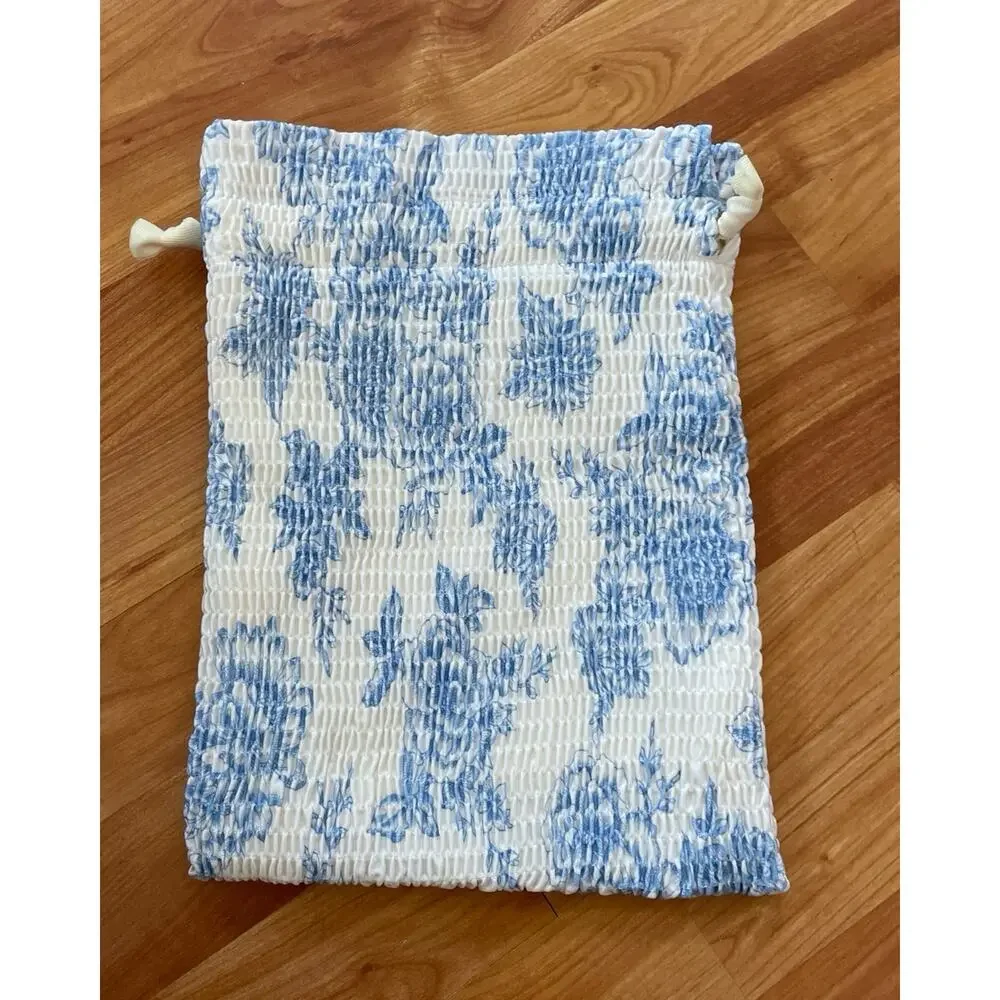 Triangl‎ Dust Bag