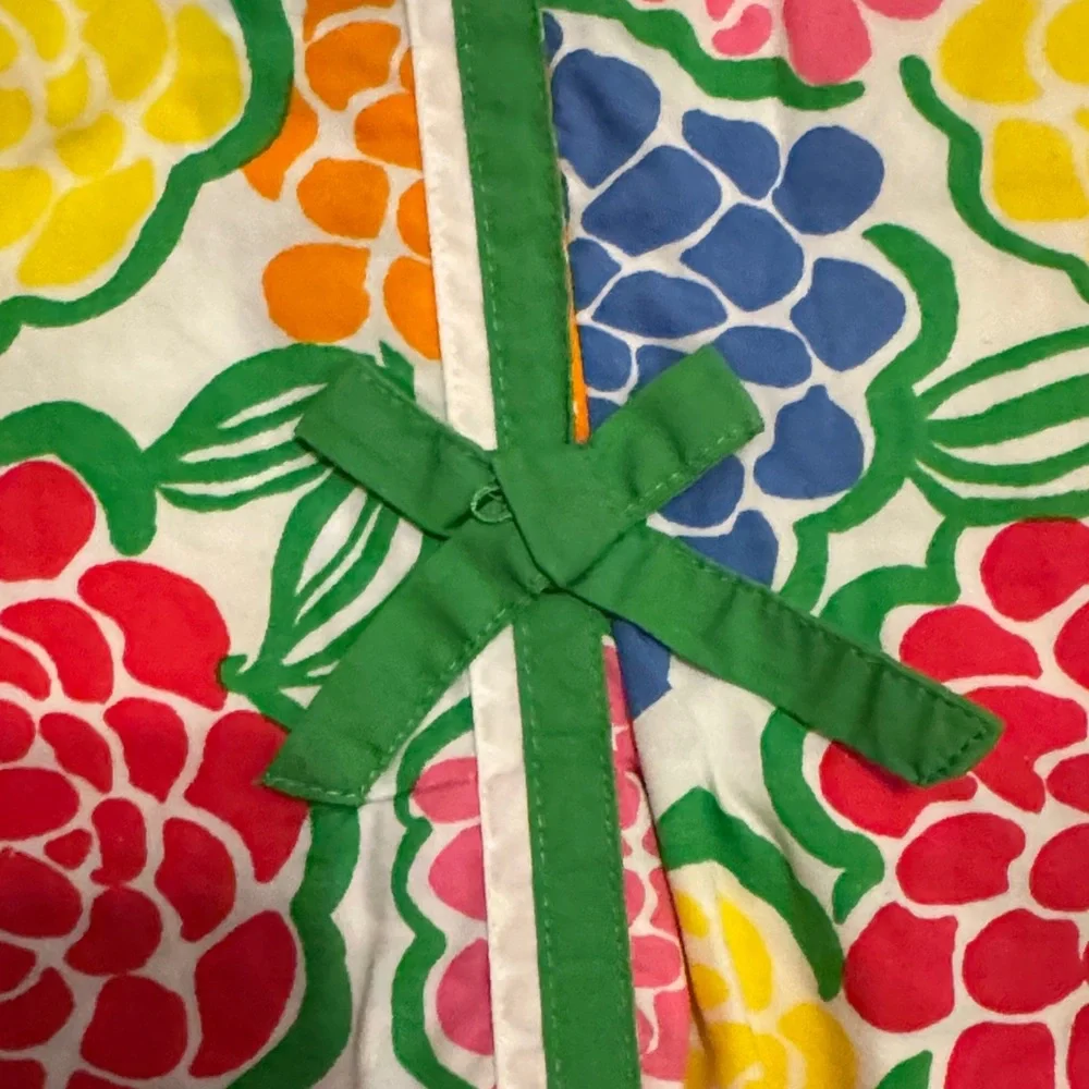 Lilly Pulitzer reposhing this