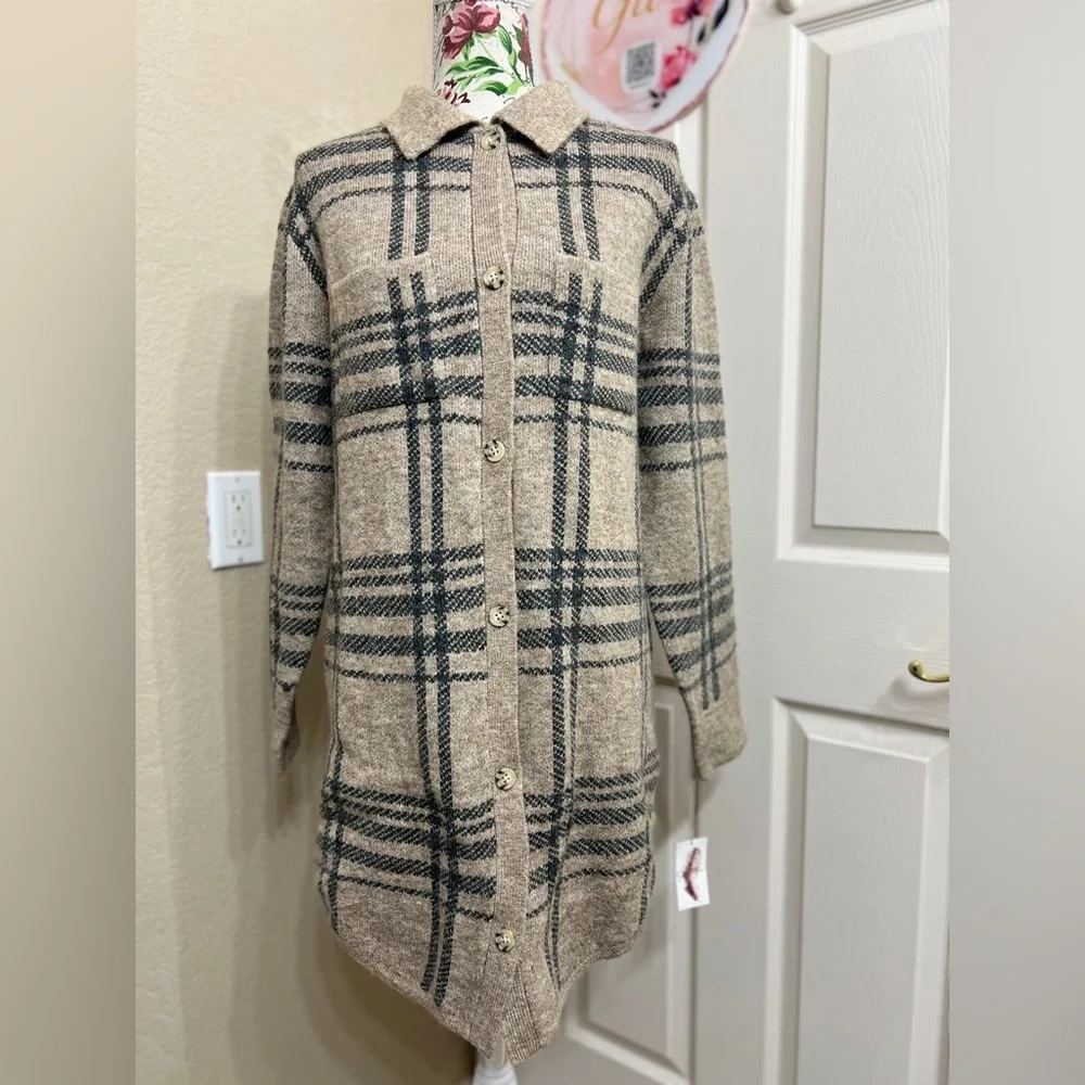 Jessica Simpson Tan and Black Plaid Cardigan