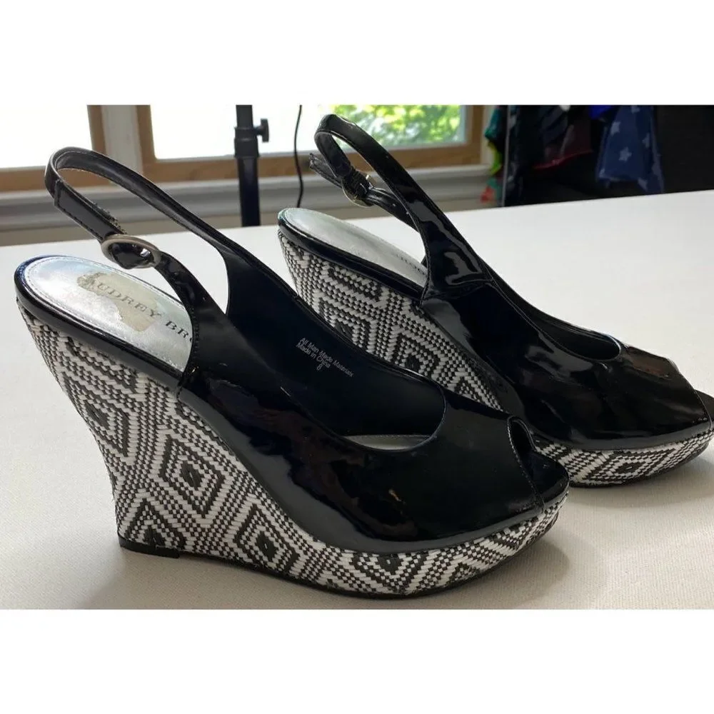 Audrey Brooke Peep Toe‎ Black White Patent Leather Wedge Slingback Shoe Sz 8