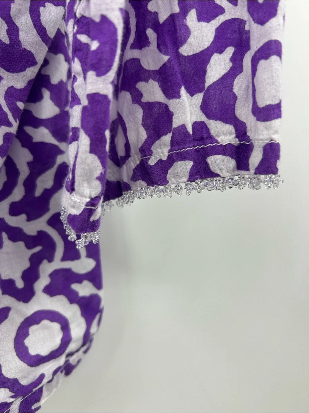 Roberta Roller Rabbit Piperlime Purple Printed V-Neck Top Beaded Trim Pleated L