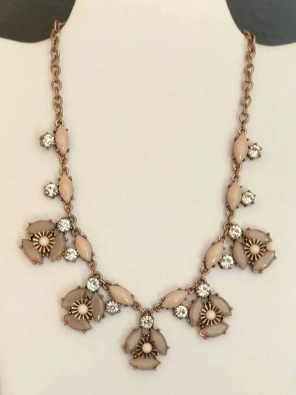 Flower and crystal necklace
