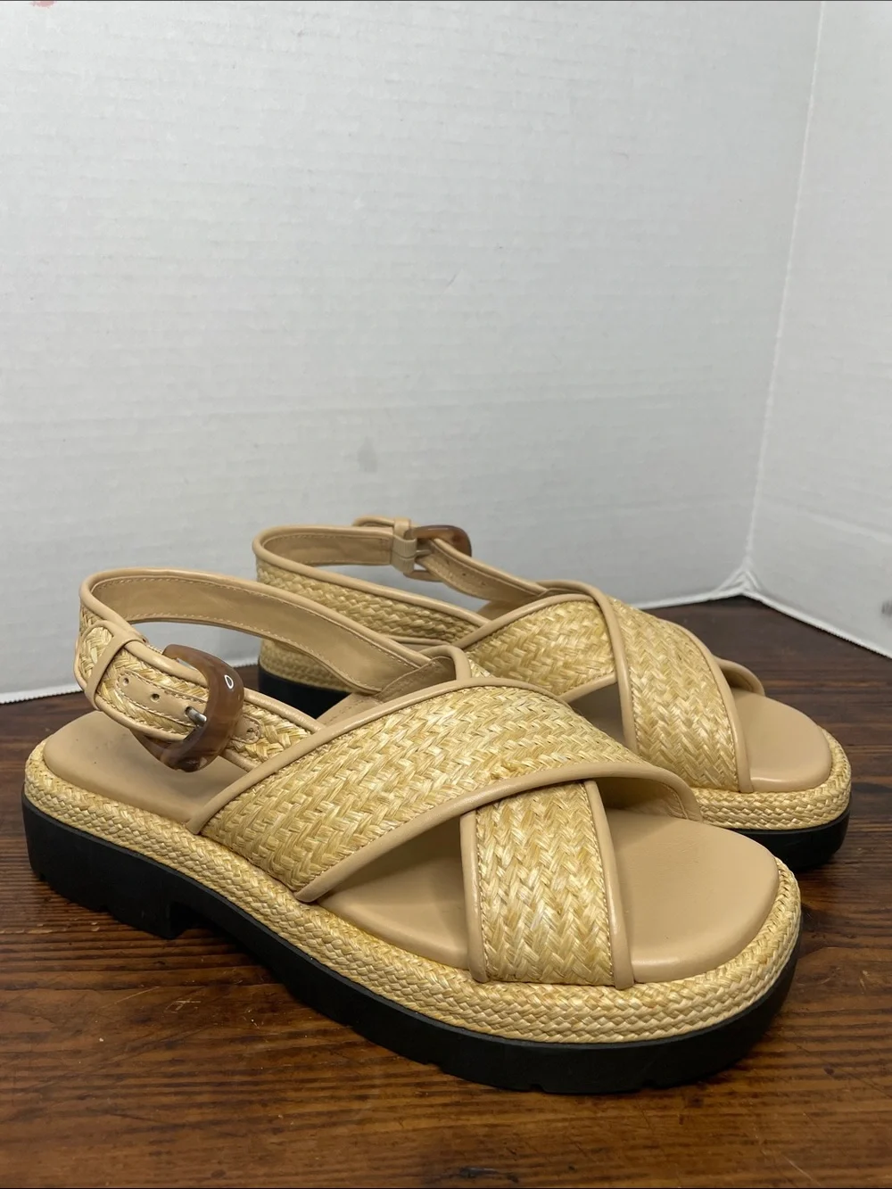 Vince woven raffia