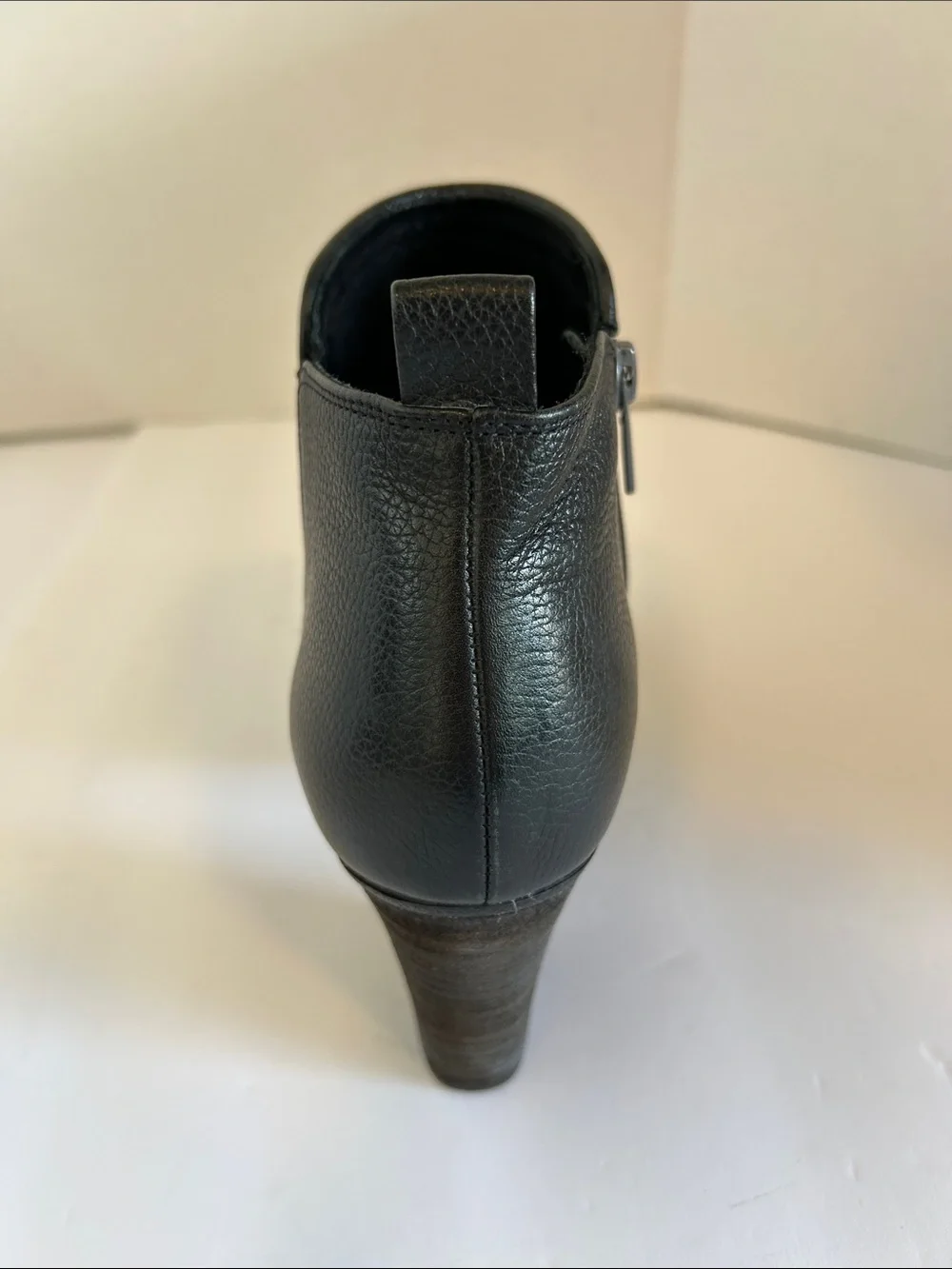 Vince Camuto smooth black