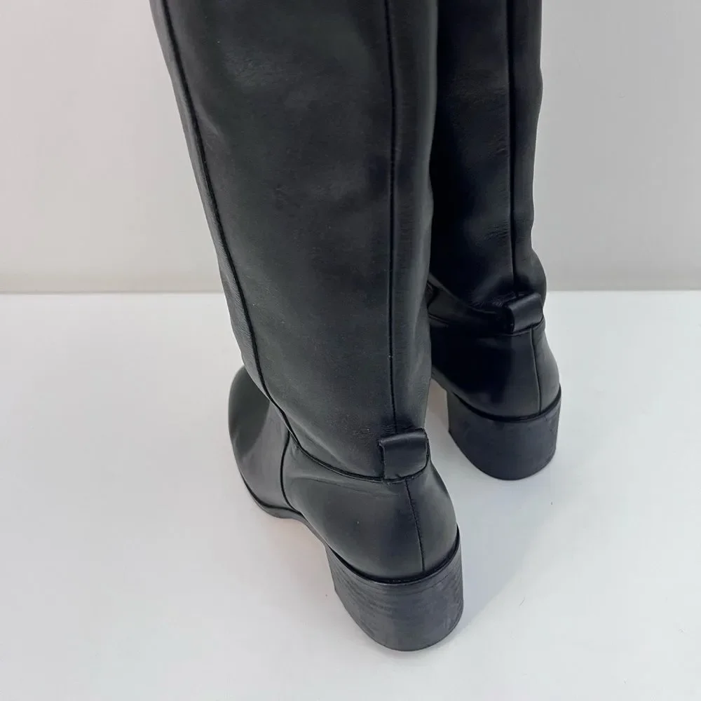 Zara features over
