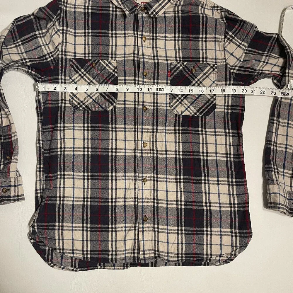 Levis Flannel Shirt Mens Size L Navy Blue Red Plaid Long Sleeve Button Up Cotton