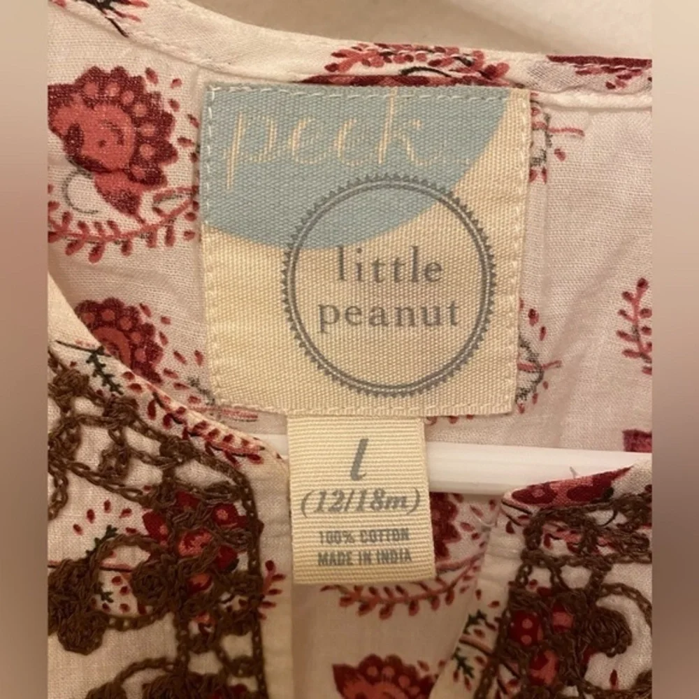 Peek little peanut