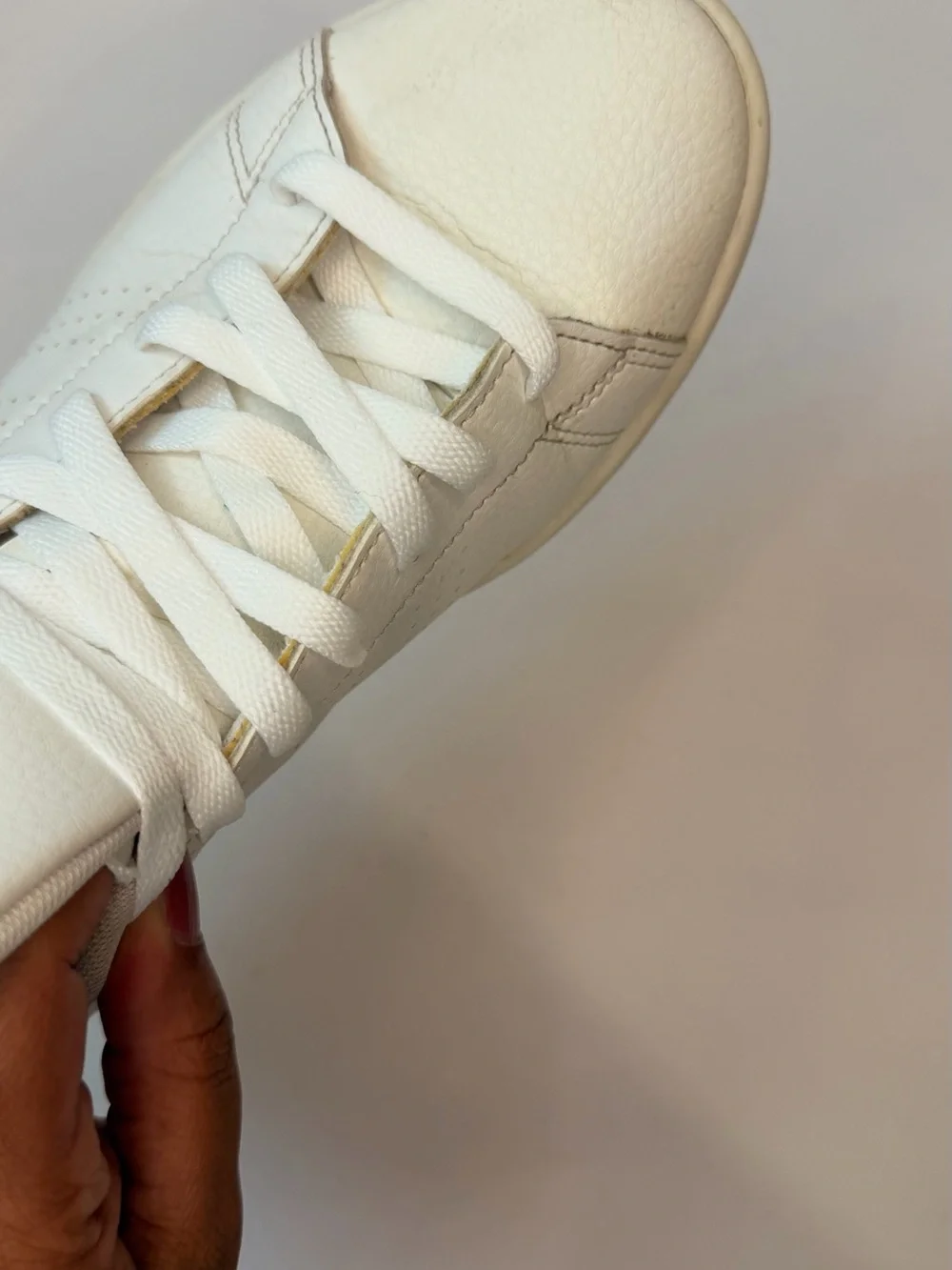 adidas minimal white